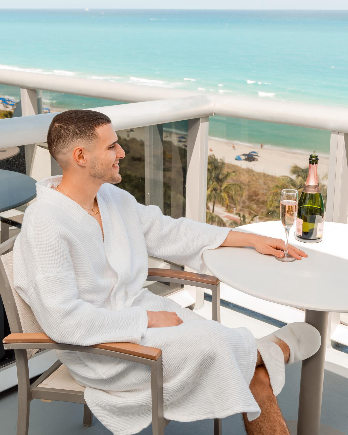 image  1 Hilton Cabana Miami Beach - Champagne flutes and room service