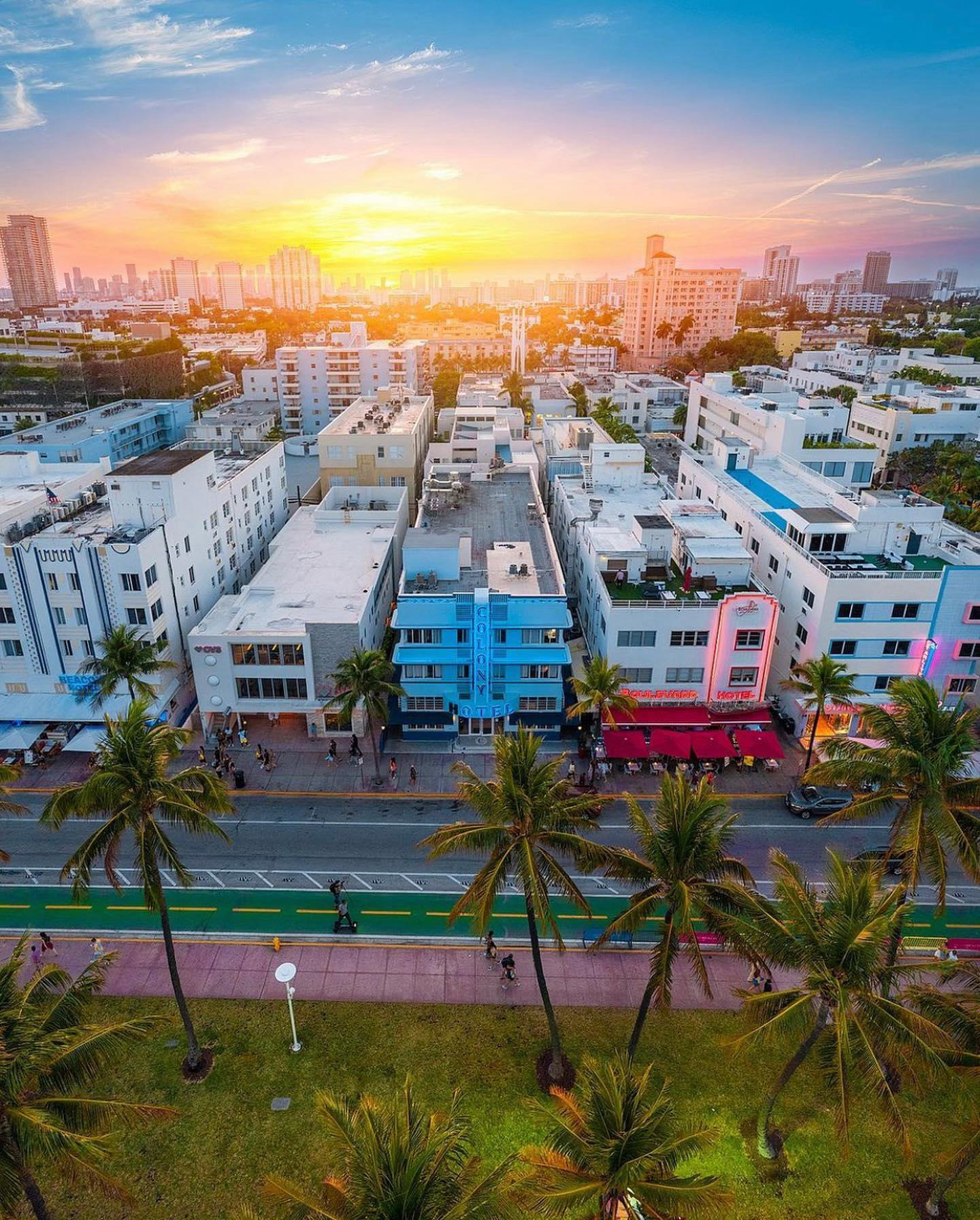 Miami - Sunset on ocean drive
