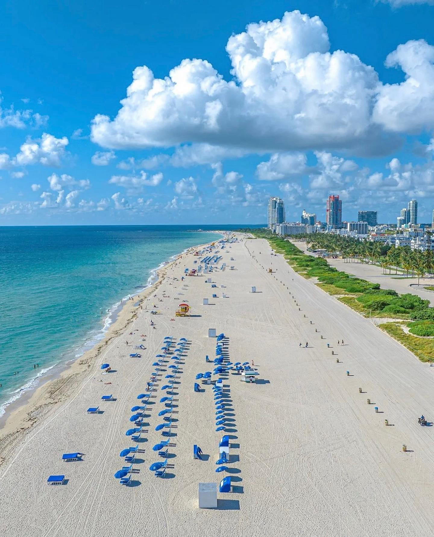 Miami - Today is a perfect December beach day…